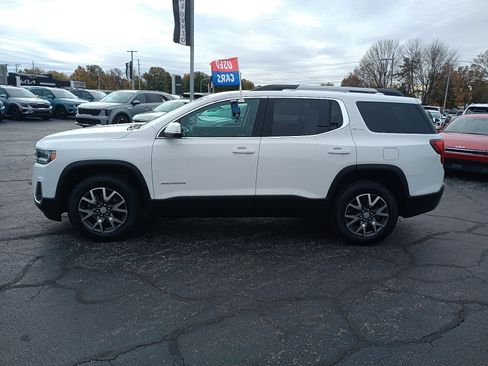 Used 2023 GMC Acadia SLE w/ Driver Convenience Package image 4