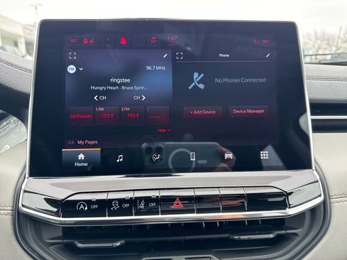 Certified 2022 Jeep Compass Limited image 23