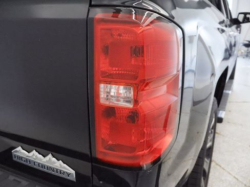 Used 2015 Chevrolet Silverado 1500 High Country w/ High Country Premium Package AWD/4WD image 13