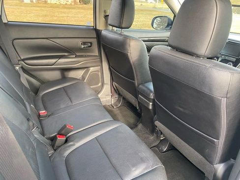 Used 2018 Mitsubishi Outlander SEL image 27