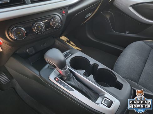 Used 2025 Chevrolet Trax LS image 24