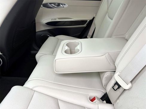 Certified 2022 Genesis GV70 2.5T w/ Cargo Package image 13