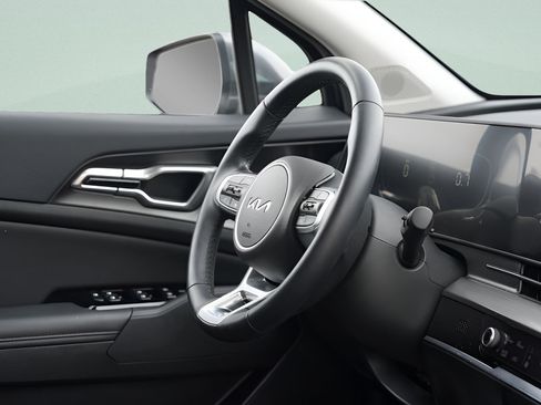 Used 2024 Kia Sportage EX AWD/4WD image 12