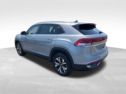 New 2026 Volkswagen Atlas Cross Sport SE FWD image 5