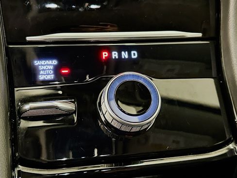 Used 2023 Jeep Grand Cherokee Limited w/ Black Appearance Package AWD/4WD image 25