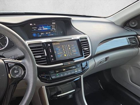 Used 2017 Honda Accord EX image 14