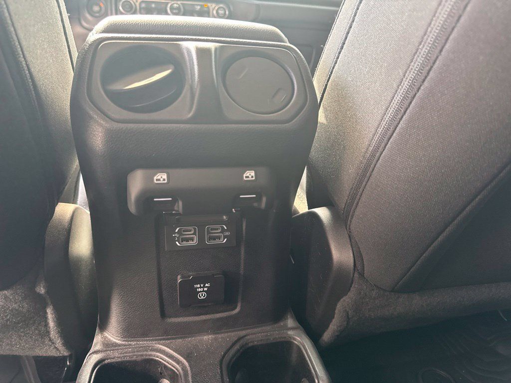 Used 2020 Jeep Wrangler Unlimited Sahara w/ Cold Weather Group AWD/4WD image 20