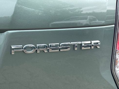 Used 2018 Subaru Forester 2.5i Premium w/ All-Weather Package AWD/4WD image 17