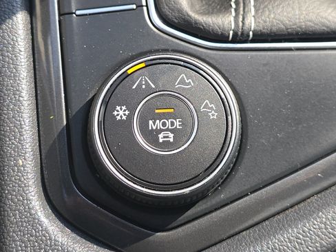Certified 2023 Volkswagen Tiguan SE AWD/4WD image 27
