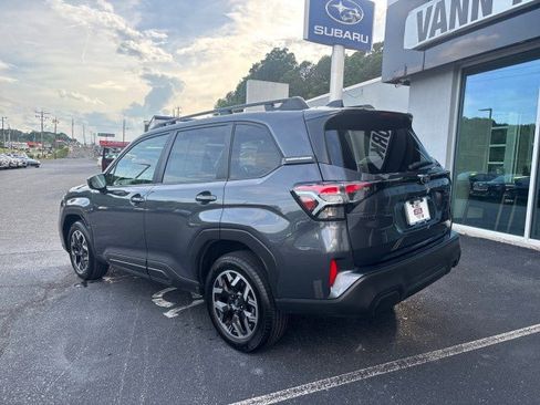 Certified 2025 Subaru Forester Premium AWD/4WD image 2