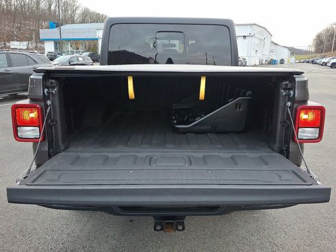 Used 2021 Jeep Gladiator Sport image 29