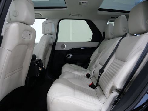 Used 2025 Land Rover Discovery S AWD/4WD image 24