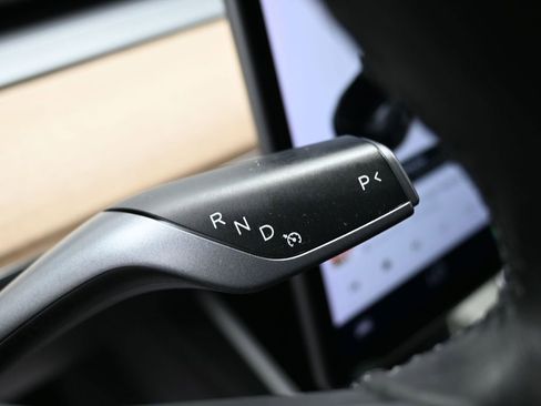 Used 2018 Tesla Model 3 Long Range RWD image 19