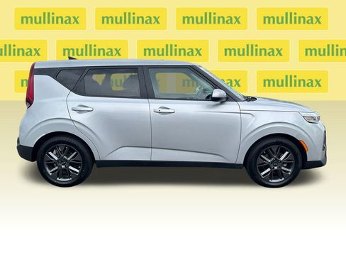 Used 2020 Kia Soul EX FWD image 2