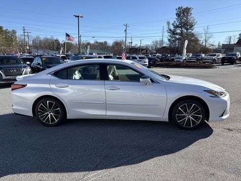 Used 2023 Lexus ES 350 w/ Premium Package image 10