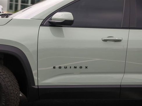 Used 2025 Chevrolet Equinox ACTIV FWD image 4