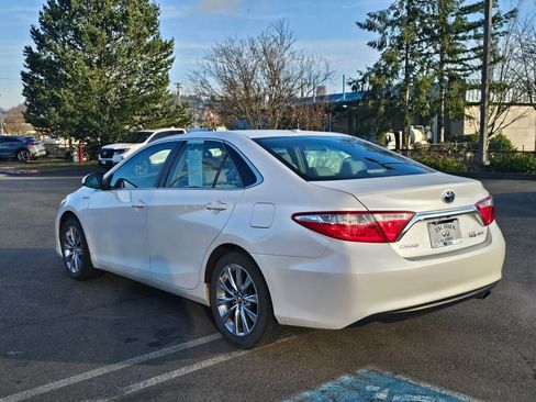 Used 2016 Toyota Camry Hybrid image 5