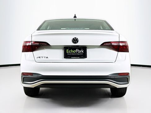 Used 2024 Volkswagen Jetta S image 7
