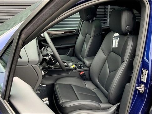 New 2025 Porsche Macan image 5