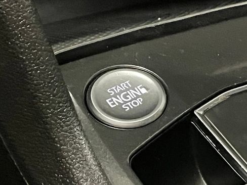 Used 2019 Volkswagen Tiguan SE w/ Panoramic Sunroof Package AWD/4WD image 14