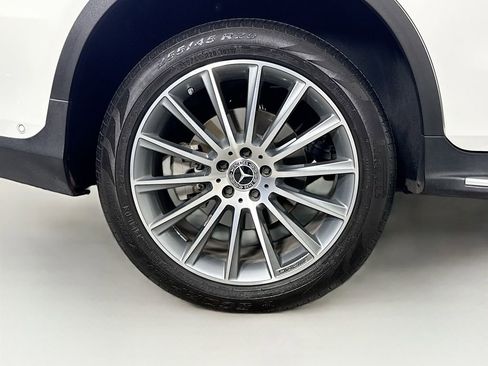 Certified 2022 Mercedes-Benz GLC 300 image 33