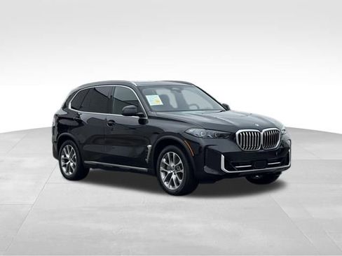 Certified 2024 BMW X5 xDrive50e w/ Premium Package image 11