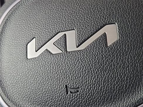 Used 2023 Kia Sorento EX image 31