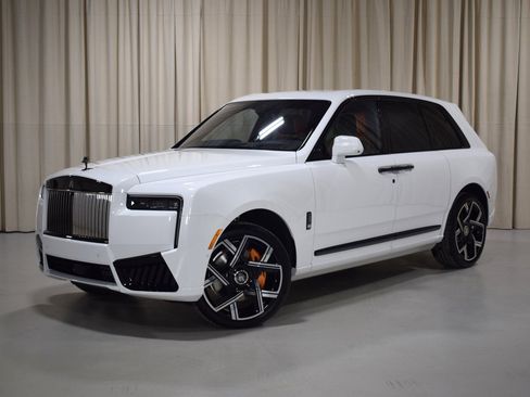 New 2026 Rolls-Royce Cullinan Black Badge image 1