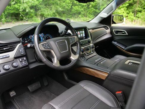 Used 2020 GMC Yukon Denali AWD/4WD image 2