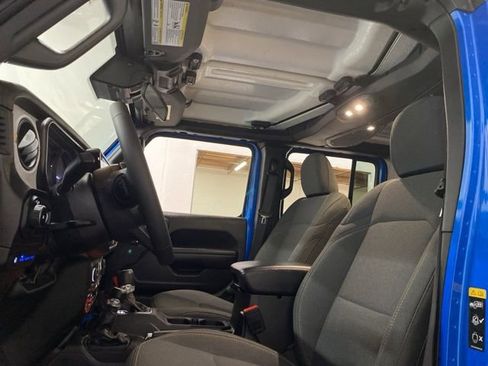 Used 2024 Jeep Wrangler Unlimited image 23