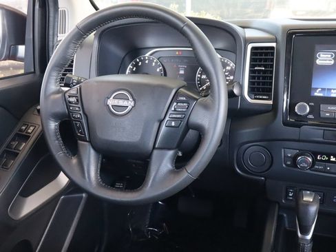 Used 2022 Nissan Frontier SV RWD image 28