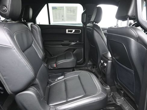Used 2020 Ford Explorer XLT w/ Equipment Group 202A AWD/4WD image 10