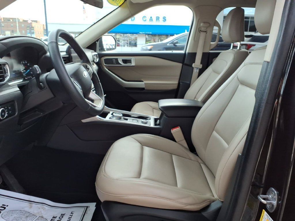 Certified 2023 Ford Explorer XLT w/ Equipment Group 202A AWD/4WD image 15