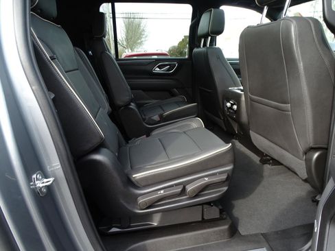 Used 2023 GMC Yukon XL SLT image 19