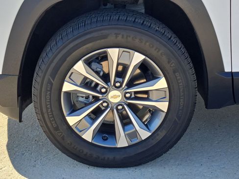 Used 2026 Chevrolet Equinox LT FWD image 12