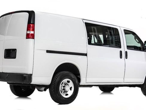Used 2021 Chevrolet Express 2500 w/ Driver Convenience Package RWD image 3