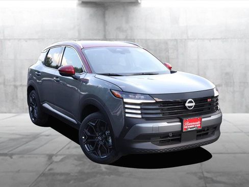 New 2025 Nissan Kicks SR image 2