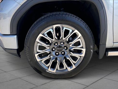 Used 2025 GMC Sierra 1500 Denali Ultimate image 11