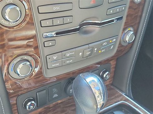 Used 2020 Nissan Armada Platinum image 23