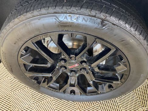 Used 2024 GMC Yukon AT4 w/ AT4 Premium Plus Package AWD/4WD image 8