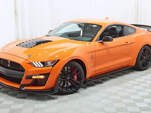 Used 2020 Ford Mustang Shelby GT500 w/ Technology Package RWD image 7