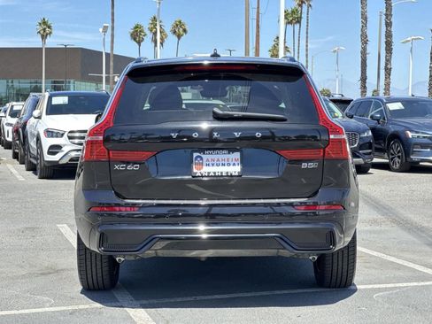Used 2023 Volvo XC60 B5 Plus image 4