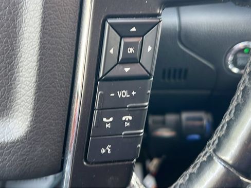 Used 2017 Lincoln Navigator L Select RWD image 21