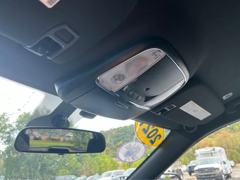 Used 2021 Jeep Grand Cherokee Laredo image 28