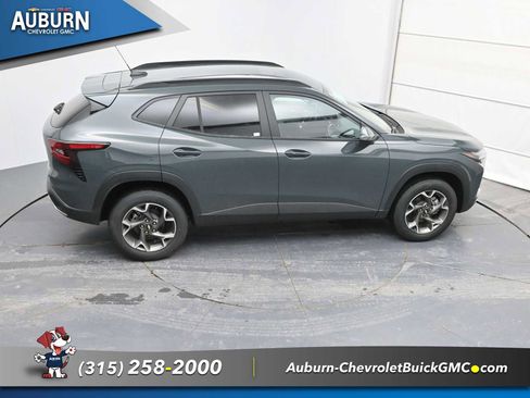 New 2026 Chevrolet Trax LT w/ LT Convenience Package image 30