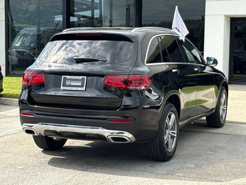 Used 2022 Mercedes-Benz GLC 300 w/ Multimedia Package Lite image 15