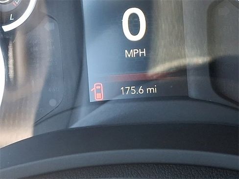 Used 2024 RAM 2500 Tradesman w/ Chrome Appearance Group image 17