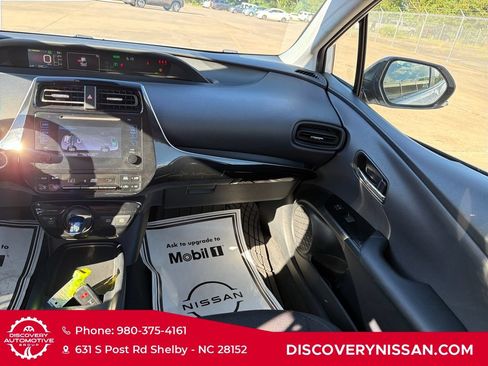 Used 2019 Toyota Prius LE FWD image 31