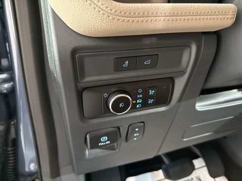 Used 2023 Ford Expedition Limited AWD/4WD image 21