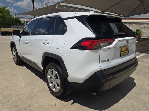 Used 2023 Toyota RAV4 LE FWD image 5